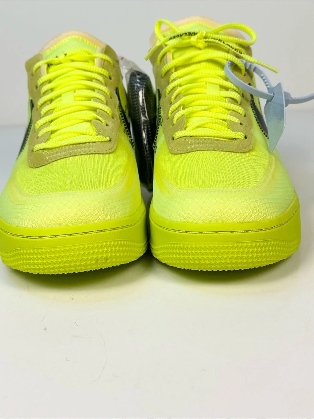 Nike Air Force 1 Men’s Low Off-White Volt Sz 13 NEW IN BOX Style AO4606 700